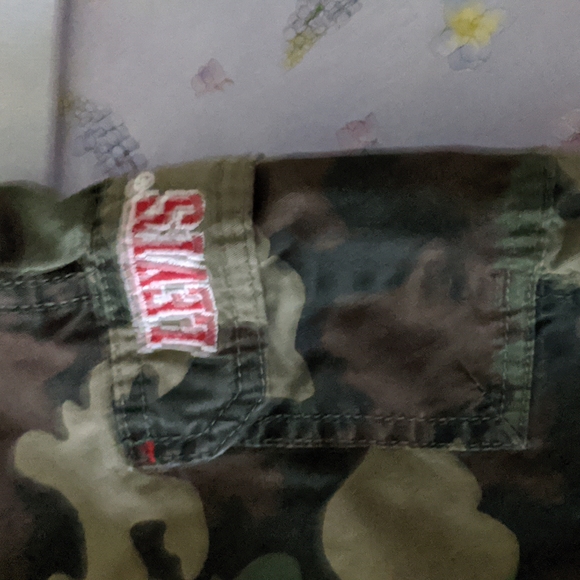 🐻 boys 6 regular Levi's camo shorts 100% cotton super cute lots of detailing - Picture 2 of 7